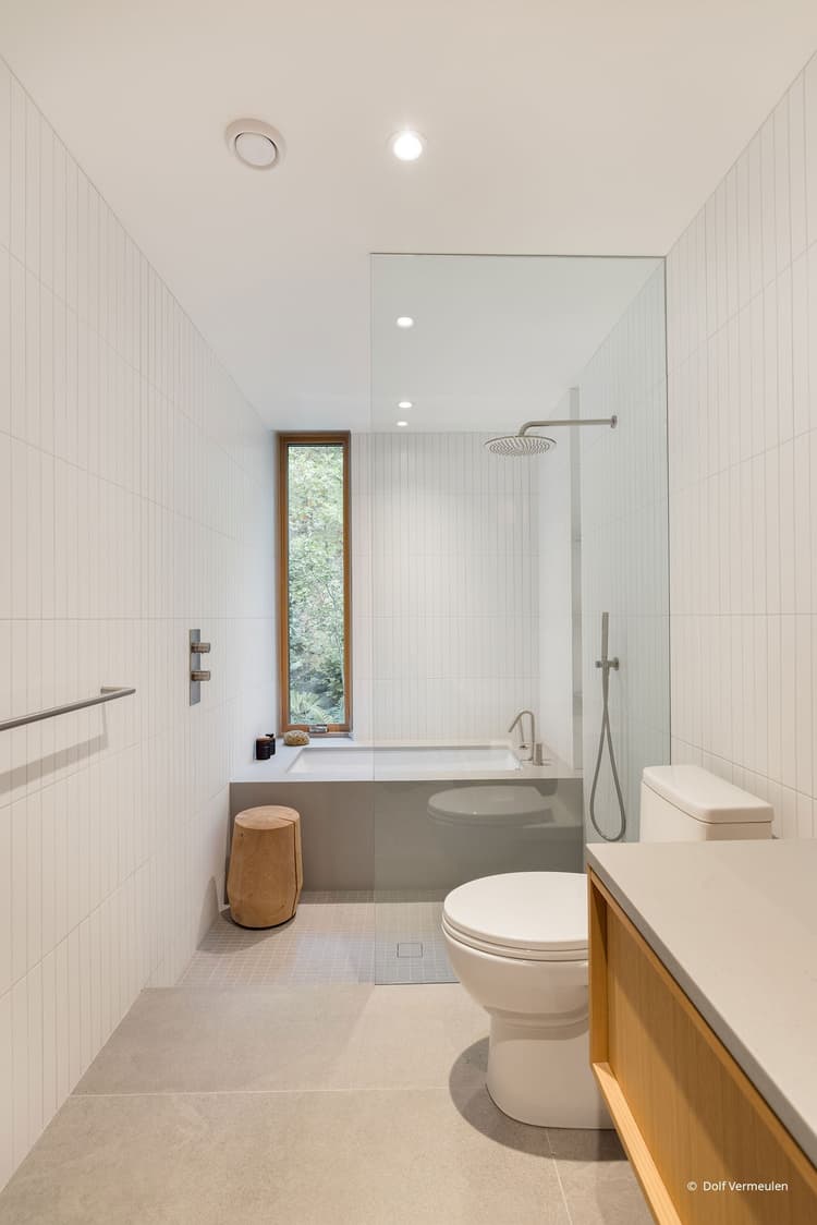 VistaLuxe WD LINE crank-out casement