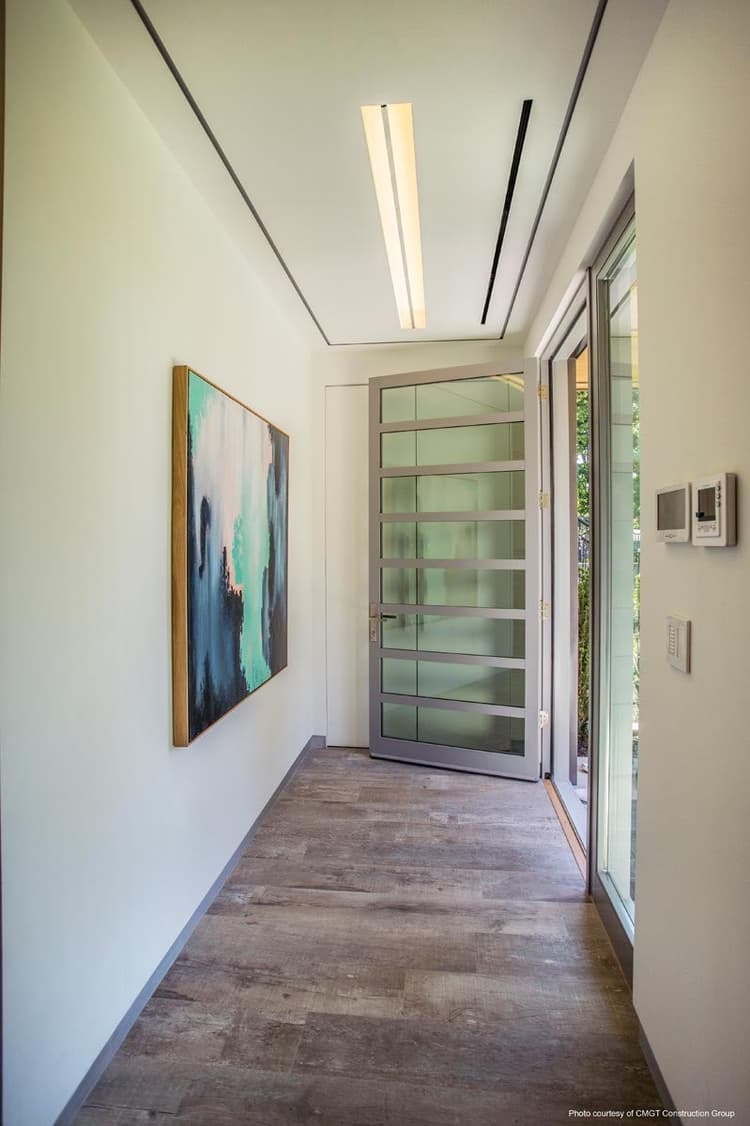 VistaLuxe WD LINE inswing entrance door and sidelite with 2-1/8" thick panels, Graystone interior