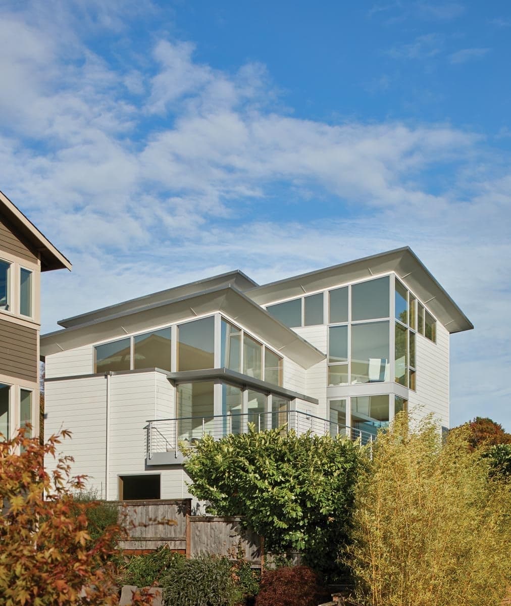 VistaLuxe WD LINE direct sets in rectangular and trapezoidal shapes and casements. Accent exterior profile style.